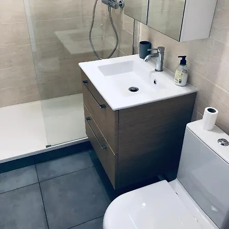 En Residence, Proche De La Avec Parking Gratuit Et 5g *